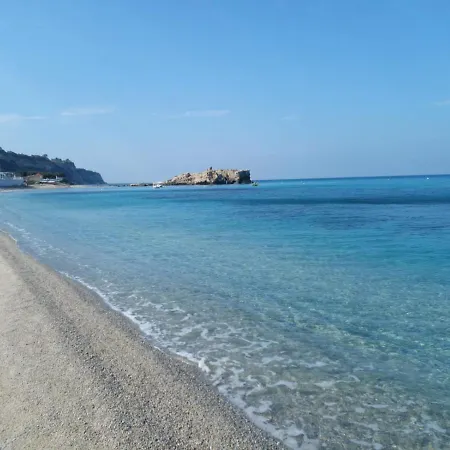 Couette-café La Petite Maison Santa Domenica (Vibo Valentia)