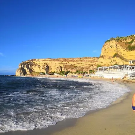 فندق مبيت وإفطار La Petite Maison 3*