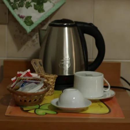 La Petite Maison Bed & Breakfast